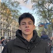 Me defino como un apasionado de la enseñanza y la comunicación. Creo firmemente en el poder transformador del aprendizaje de idiomas. Enseñaría a toda persona motivada a estudiar inglés, a querer comenzar su formación y desarrollar su interés con este nue